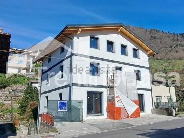 Appartamento in vendita di 110 m² in Via Caduti, 12