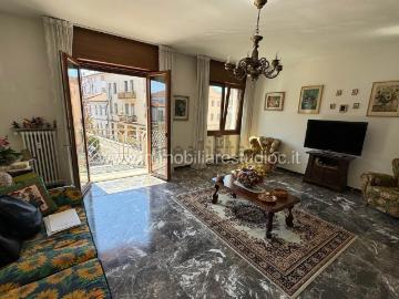 Appartamento in vendita di 110 m² in Via Caneve