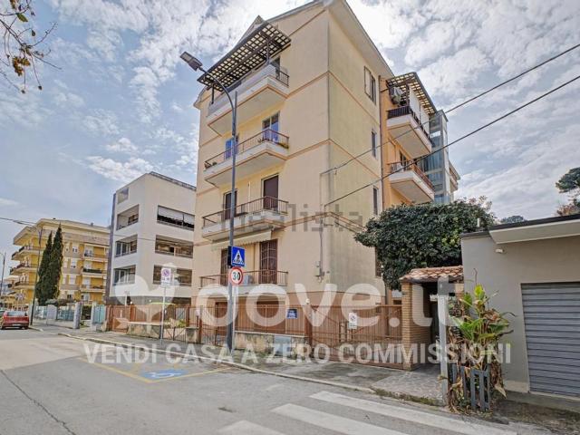 Appartamento in vendita di 110 m² in Via Canova, 49