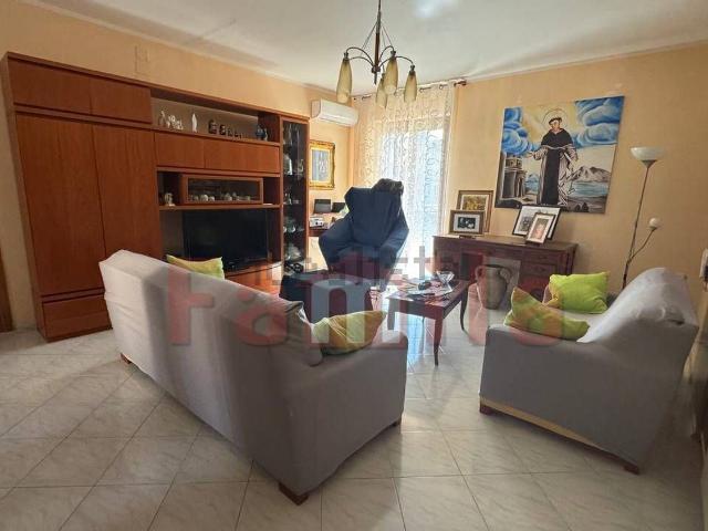 Appartamento in vendita di 110 m² in Via Caravita