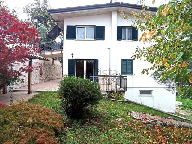 Appartamento in vendita di 110 m² in Via Case Gioacchino, 2