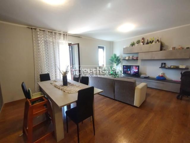 Appartamento in vendita di 110 m² in Via Caserta