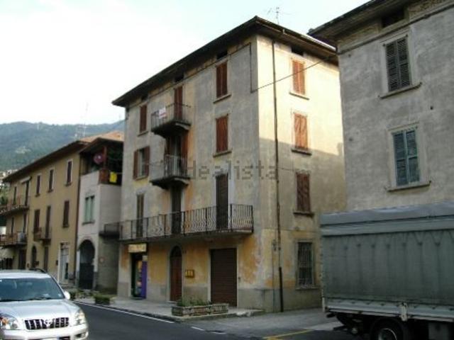 Appartamento in vendita di 110 m² in Via Cesare Battisti, 14