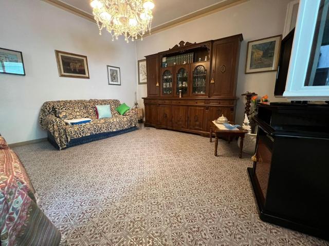 Appartamento in vendita di 110 m² in Via Cesare Battisti
