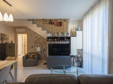Appartamento in vendita di 110 m² in Via Cesare Cantù