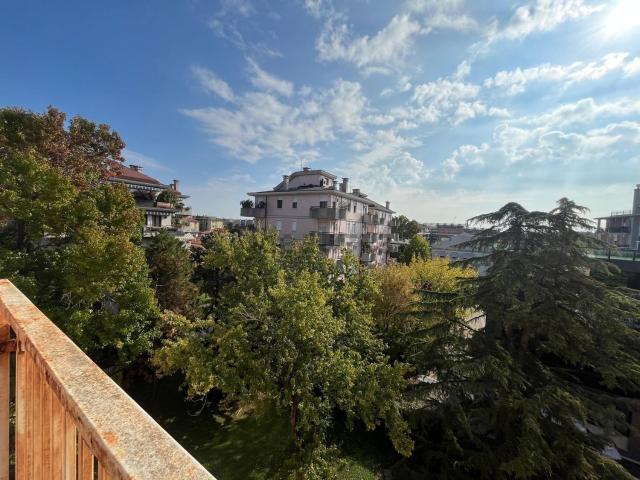 Appartamento in vendita di 110 m² in Via Cesare Cecchini