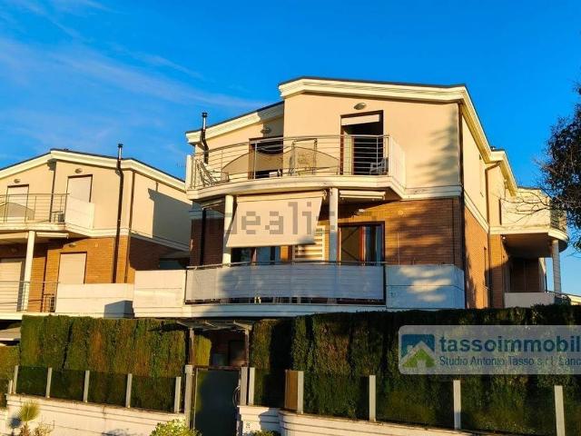 Appartamento in vendita di 110 m² in Via Cesare de Titta, 21