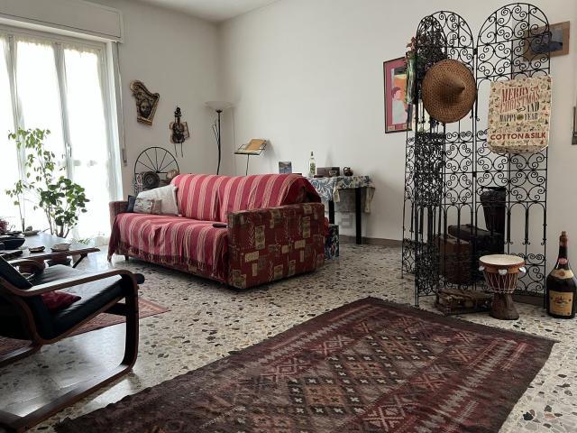 Appartamento in vendita di 110 m² in Via A. Manzoni, 66