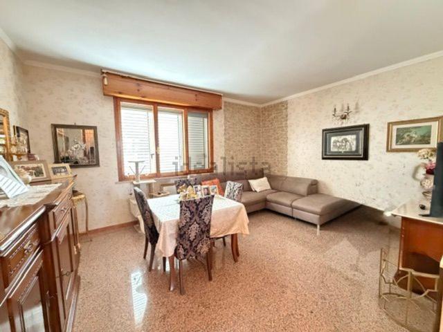 Appartamento in vendita di 110 m² in Via Antonio Panizzi