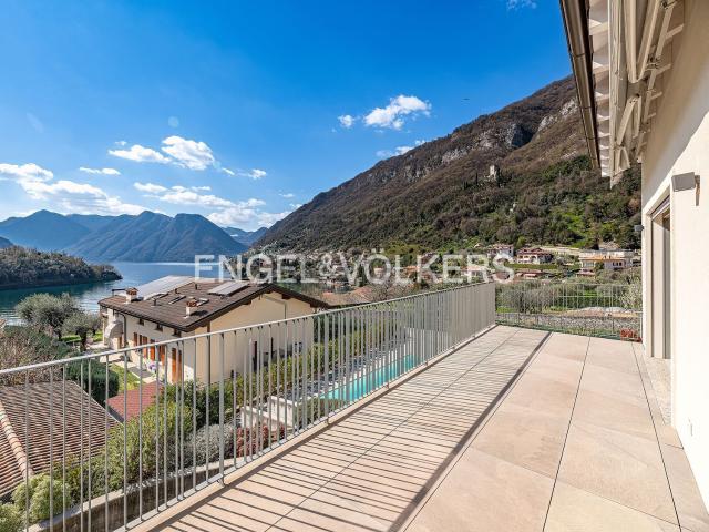 Appartamento in vendita di 110 m² in Via Andrea Castelli
