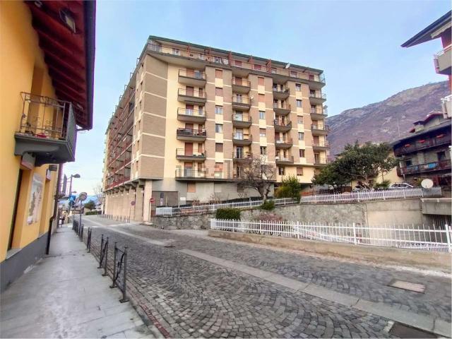 Appartamento in vendita di 110 m² in Via Abate Gorret, 12