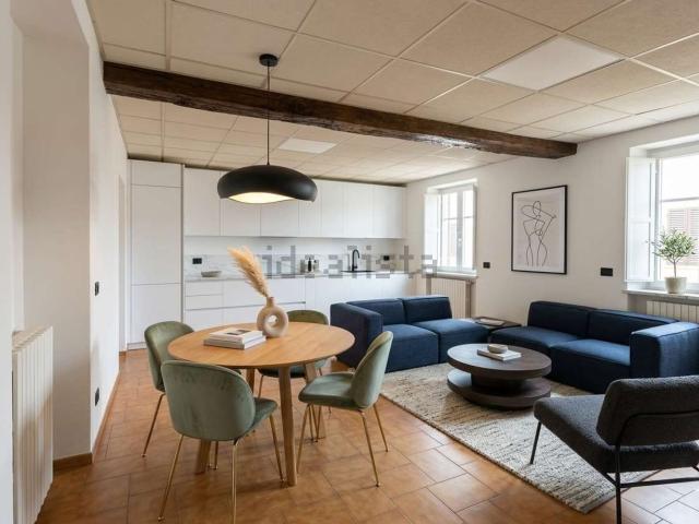 Appartamento in vendita di 110 m² in Via Alessandro Manzoni