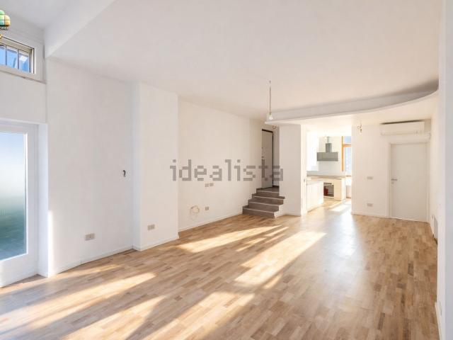 Appartamento in vendita di 110 m² in Via Alessandro Manzoni, 8