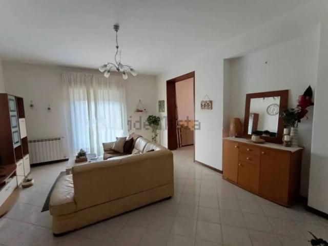 Appartamento in vendita di 110 m² in Via Alfio Cassisi