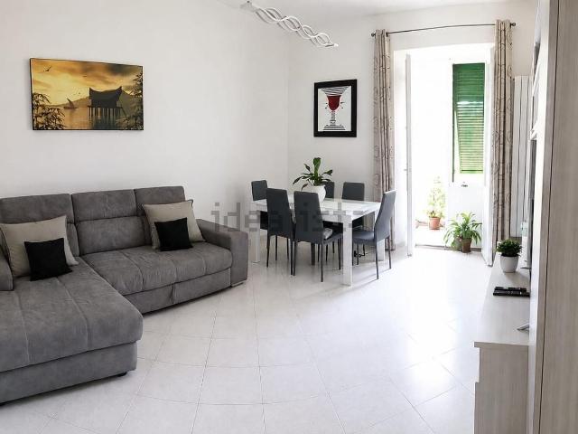 Appartamento in vendita di 110 m² in Via Alfredo Soffredini