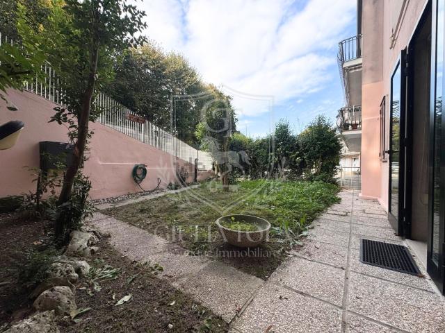 Appartamento in vendita di 110 m² in Via Argine Sinistro