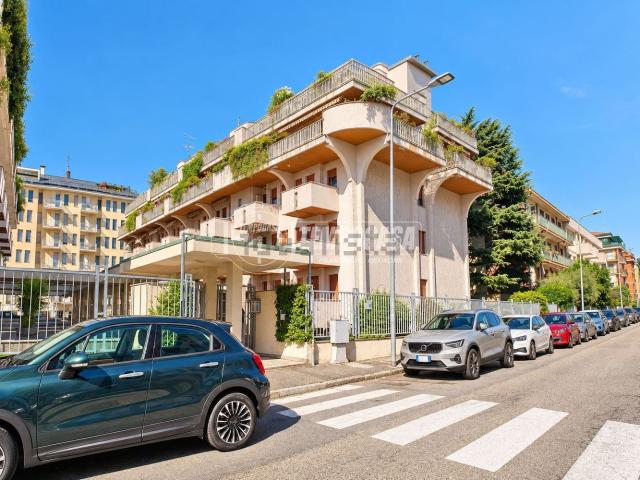 Appartamento in vendita di 110 m² in Via Augusto Righi