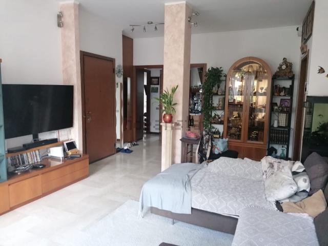 Appartamento in vendita di 110 m² in Via Ausonio