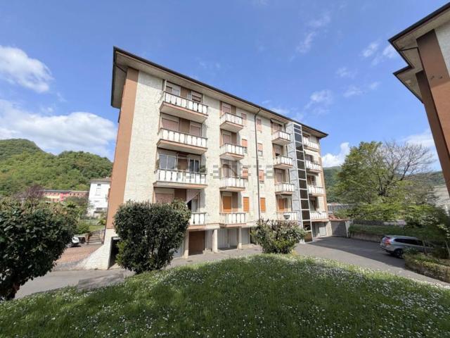 Appartamento in vendita di 110 m² in Via Battaglione Monte Berico, 7