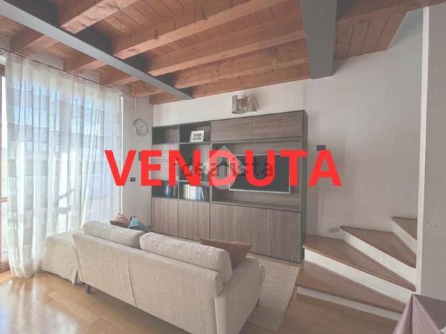 Appartamento in vendita di 110 m² in Via Bernardo Aquilino, 3