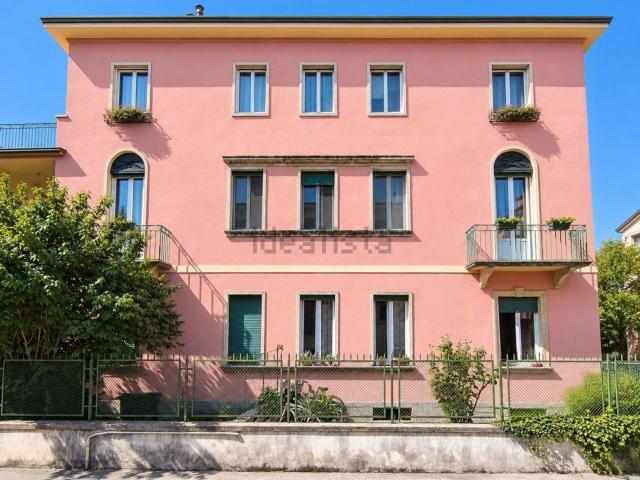 Appartamento in vendita di 110 m² in Via Giulio Cesare Becelli, 1