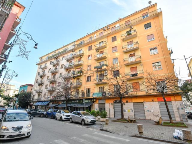 Appartamento in vendita di 110 m² in Via Giuseppe Centola, 14