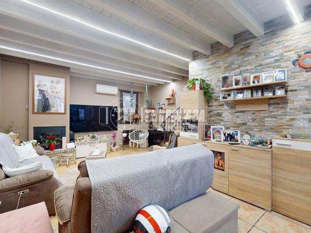 Appartamento in vendita di 110 m² in Via Giuseppe Garibaldi, 35