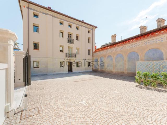 Appartamento in vendita di 110 m² in Via Giuseppe Mazzini, 39