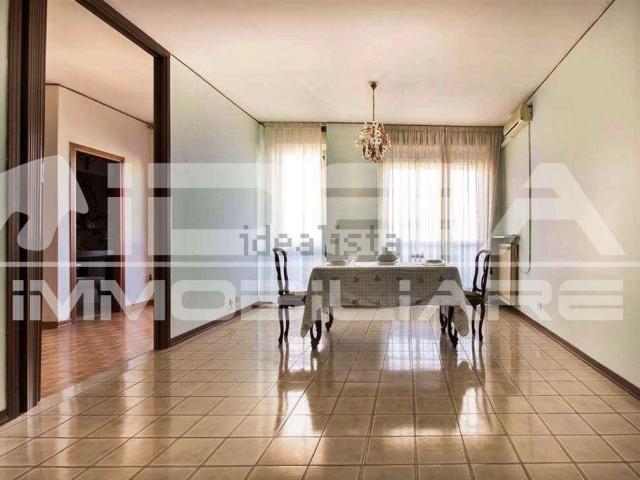 Appartamento in vendita di 110 m² in Via Giuseppe Notari
