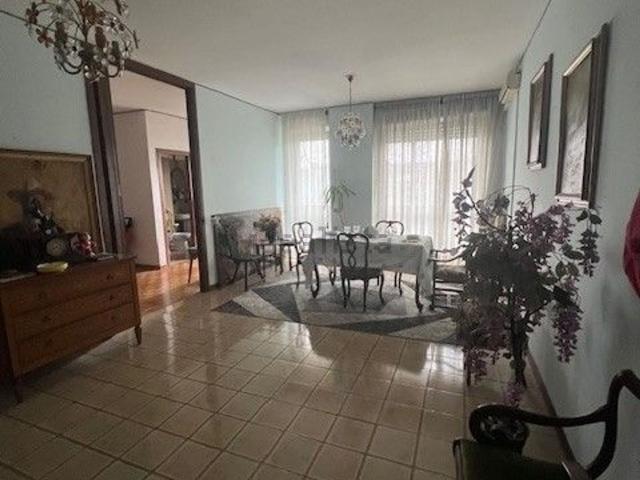 Appartamento in vendita di 110 m² in Via Giuseppe Notari