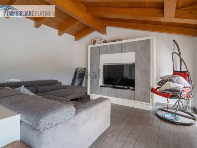 Appartamento in vendita di 110 m² in Via Giuseppe Sacconi, 27