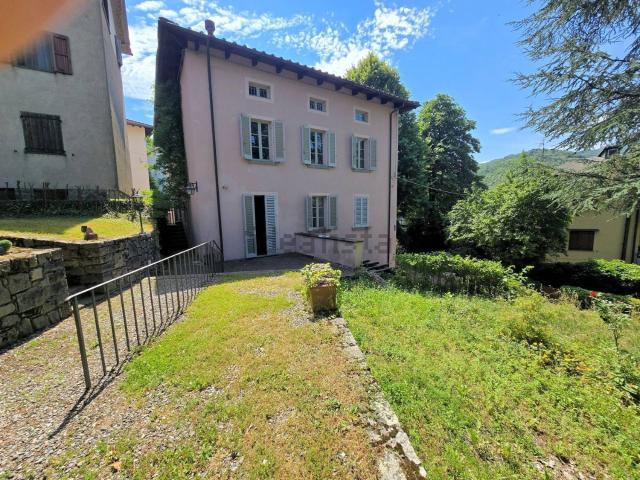 Appartamento in vendita di 110 m² in Via Giuseppe Tigri