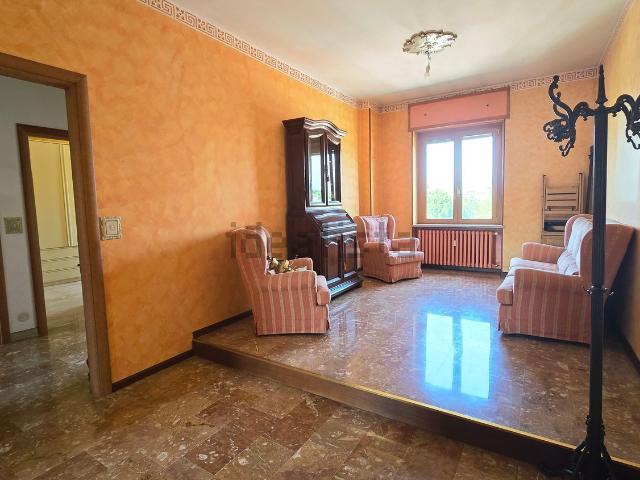 Appartamento in vendita di 110 m² in Via Giuseppe Ungaretti, 44