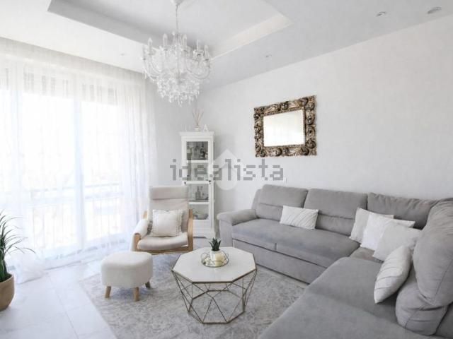 Appartamento in vendita di 110 m² in Via Giacomo Leopardi, 2