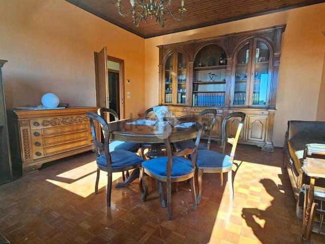 Appartamento in vendita di 110 m² in Via Giacomo Matteotti