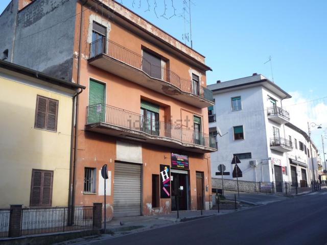 Appartamento in vendita di 110 m² in Via Giacomo Matteotti