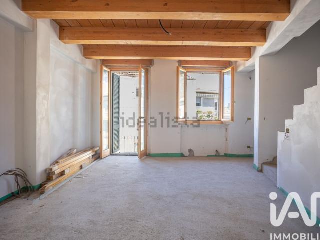 Appartamento in vendita di 110 m² in Via Giacomo Matteotti