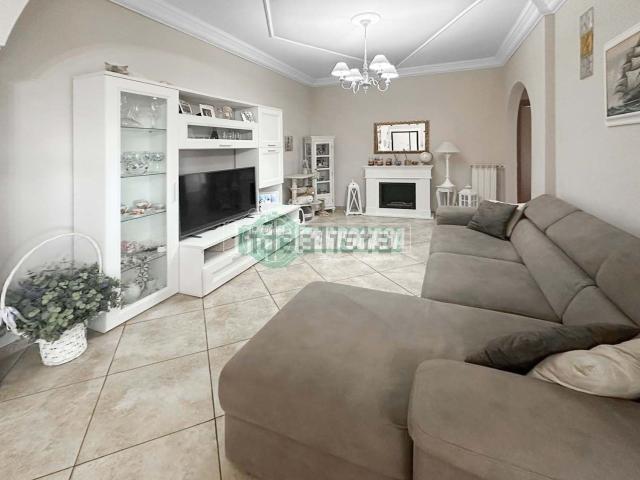 Appartamento in vendita di 110 m² in Via Giacinto Bruzzesi