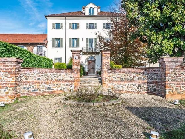 Appartamento in vendita di 110 m² in Via Giosuè Carducci, 1