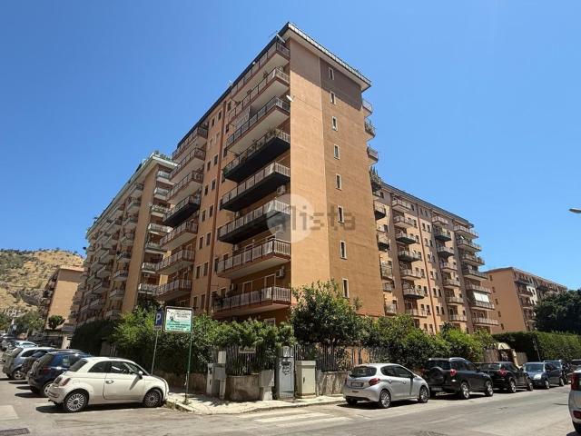 Appartamento in vendita di 110 m² in Via Giorgio D&apos Antiochia, 2