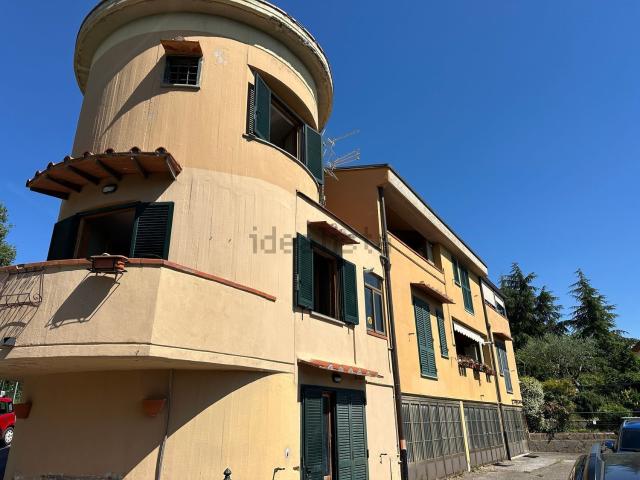 Appartamento in vendita di 110 m² in Via GIOVANNI ANGIOLO 272B