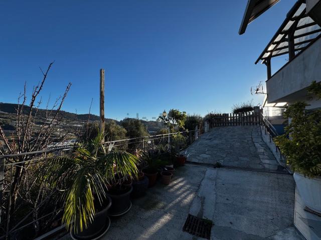 Appartamento in vendita di 110 m² in Via Grossi Bianchi