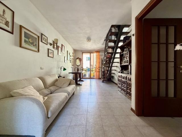 Appartamento in vendita di 110 m² in Via Gualdrada, 16
