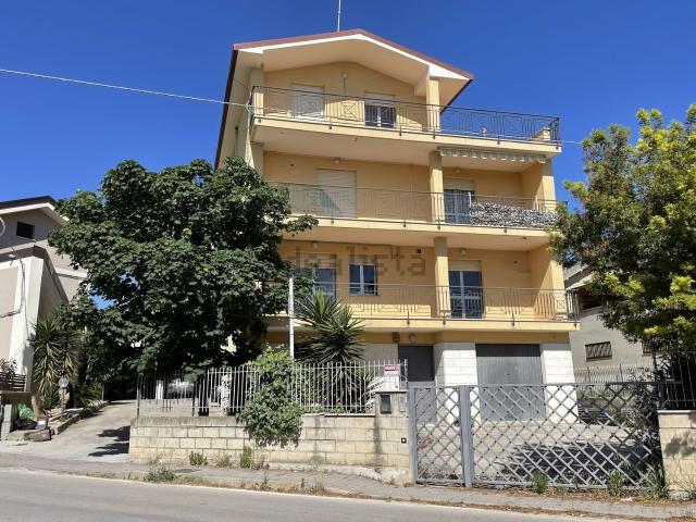 Appartamento in vendita di 110 m² in Via D. Morosini