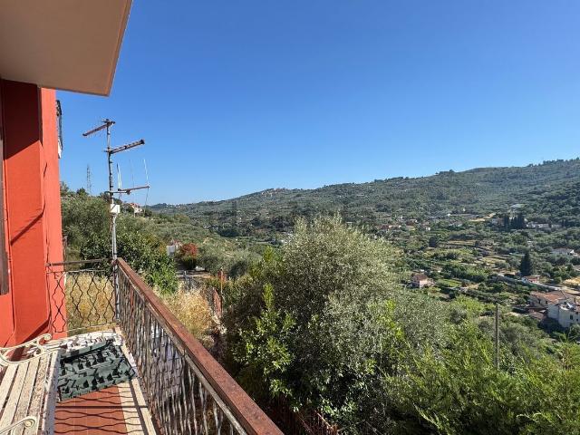 Appartamento in vendita di 110 m² in Via Dolcedo, 79