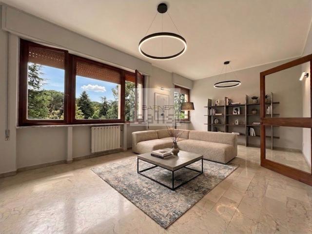 Appartamento in vendita di 110 m² in Via Dante Alighieri