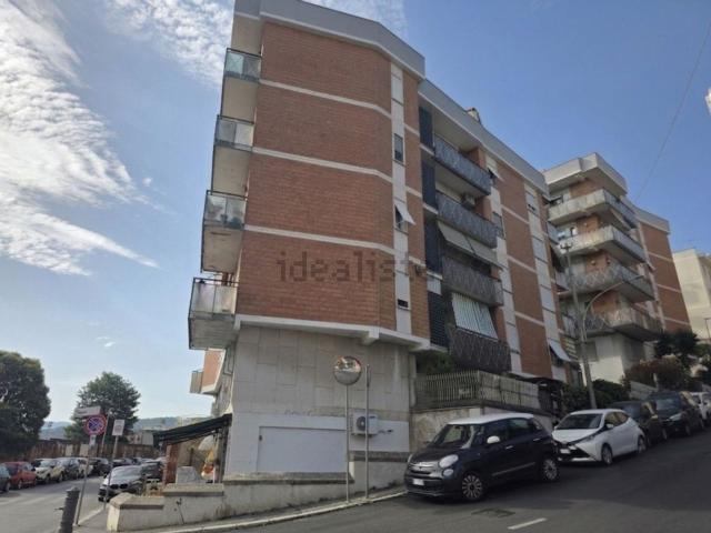 Appartamento in vendita di 110 m² in Via Dea Bona, 1