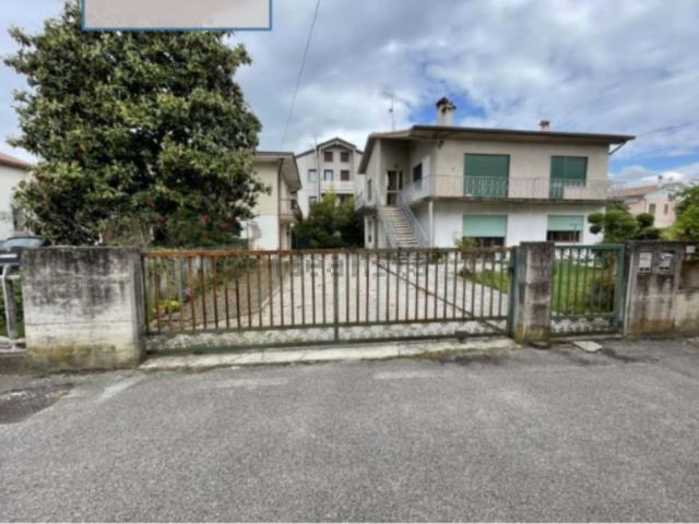 Appartamento in vendita di 110 m² in Via dei Martiri