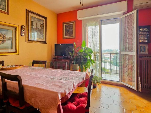 Appartamento in vendita di 110 m² in Via dei Pini, 10