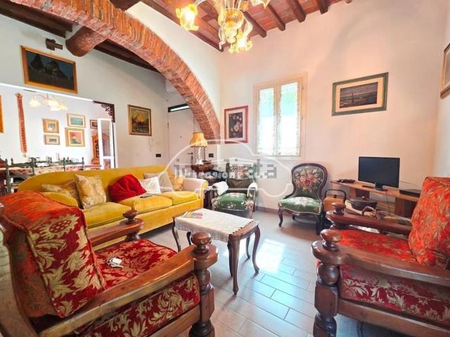 Appartamento in vendita di 110 m² in Via del Chiasso Lunata, 55012